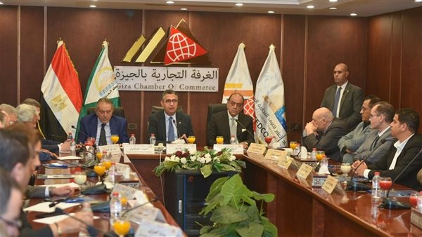 اجتماع بين وزير التموين وتجار البقالة 