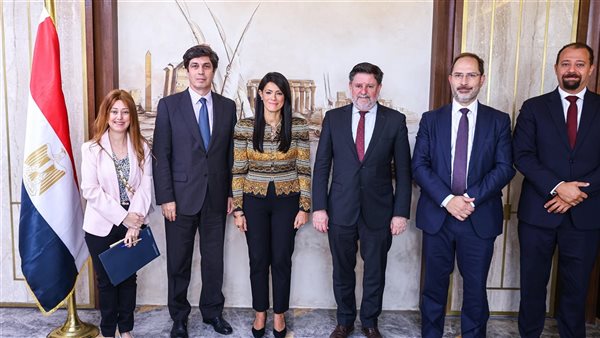 التخطيط تبحث مع وفد منظمة التعاون الاقتصادي تطورات تنفيذ الب