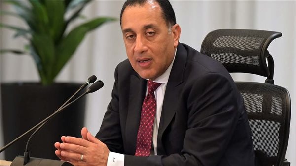 رئيس الوزراء يبعث برقي تهنئة للقائد الأعلى للقوات المسلحة بم