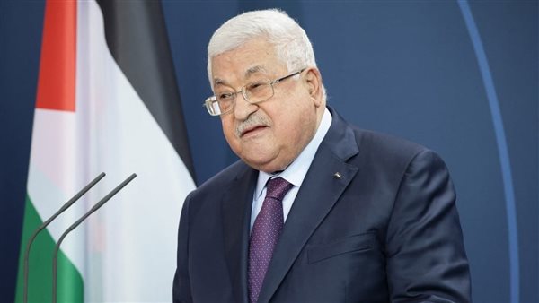 أبو مازن يوجه بتطوير المناهج التعليمية لتتوافق مع معايير منظ