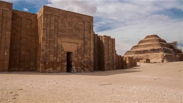 اختفاء لوحة آثرية نادرة من الحجر الجيري
