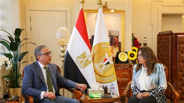 جانب من اجتماع وزيرة التنمية المحلية اليوم مع محافظ الفيوم