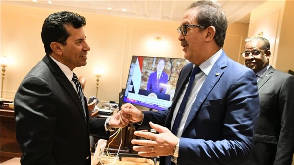 وزير الشباب والرياضة