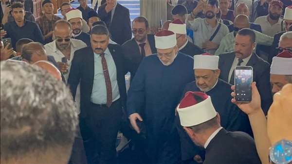 الإمام الأكبر يصل لصلاة الجنازة على الدكتور أحمد عمر هاشم