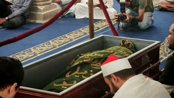 كفن الدكتور أحمد عمر هاشم قطعة من الجنة