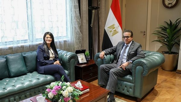 الدكتور خالد عبد الغفار والدكتورة رانيا المشاط