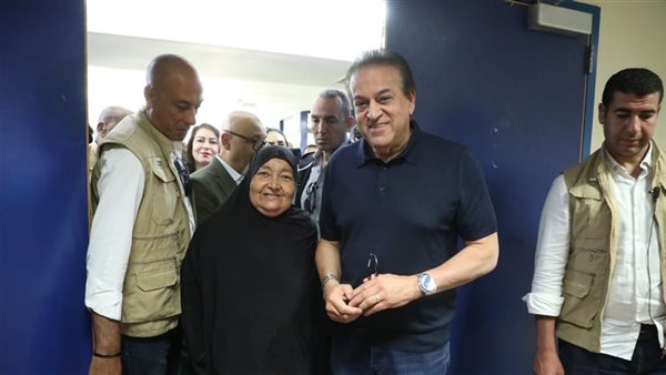 جانب من جولة وزير الصحة اليوم بمستشفى جوستاف روسي