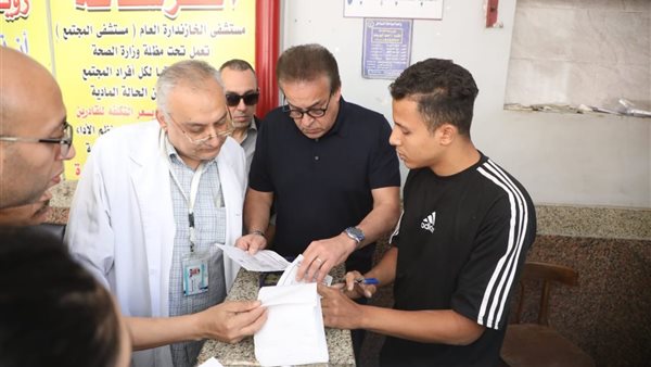 جولة مفاجئة لوزير الصحة بمستشفى الخازندارة العام