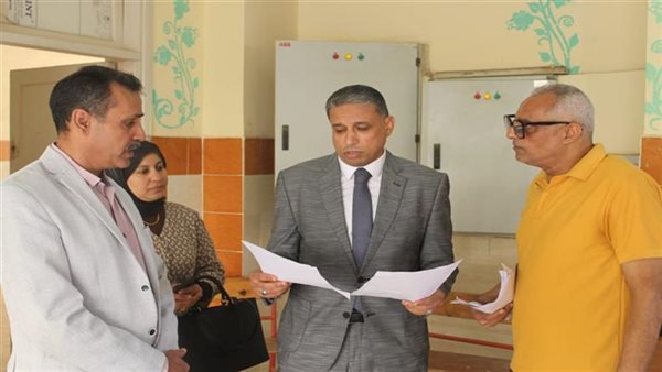 استبعاد مدير مدرسة بالجيزة للتقصير في أداء عمله