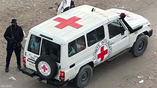 سيارة تابعة للصليب الأحمر 