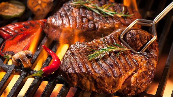 شواء اللحوم يزيد خطر الإصابة بالسرطان؟ نصائح تفيدك