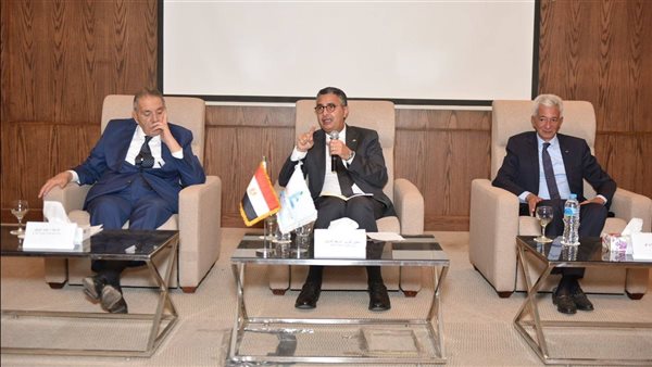  وزير التموين والتجارة الداخلية