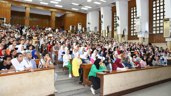 جامعة القاهرة تمنح طلابها إجازة يومي السبت والأحد