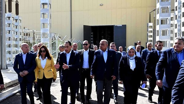 رئيس الوزراء يتفقد مراحل الاختبار والتشغيل التجريبي