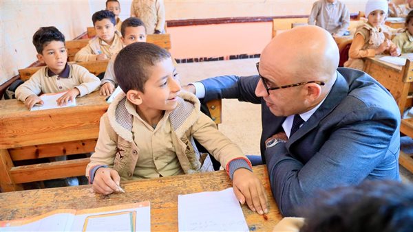 محمد عبد اللطيف يتابع تجارب الطلاب في دراسة البرمجة عبر منصة