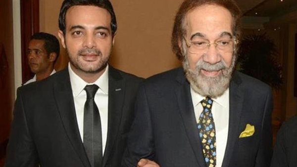 عمرو محمود ياسين يحيي ذكرى رحيل والده