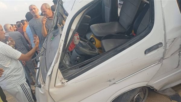 حادث انقلاب ميكروباص بالطريق الأوسطي