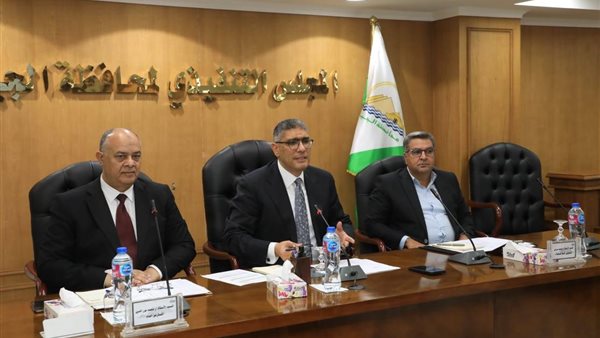 جانب من اجتماع محافظ الجيزة اليوم