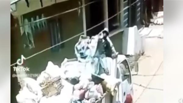 وفاة جامع قمامة اثناء عمله 