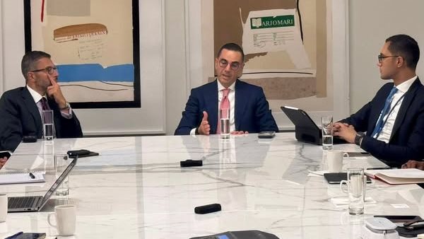 وزير الاستثمار مع ممثلي شركة DLA Piper العالمية