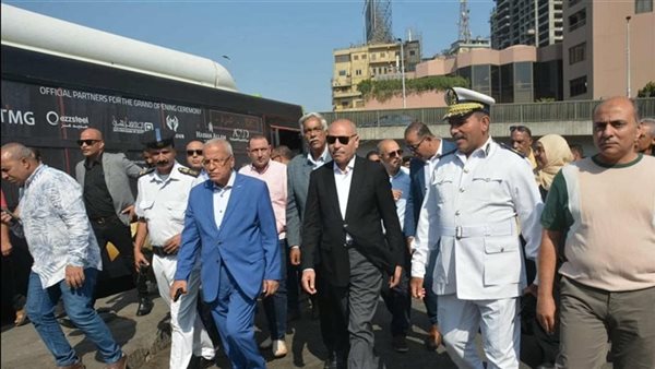 محافظ القاهرة في جولة بموقف عبد المنعم رياض 