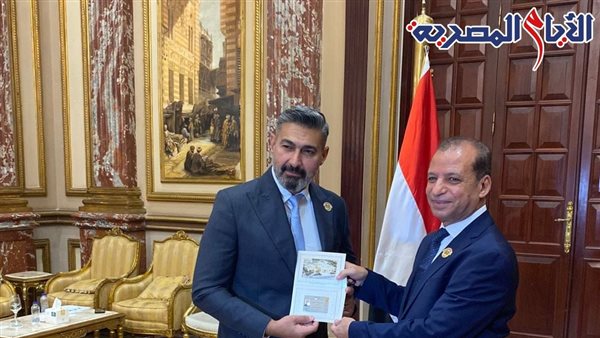 من مقر المجلس.. ياسر جلال يتسلم كارنيه عضوية مجلس الشيوخ