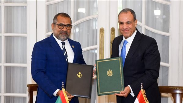  لقاء وزير الخارجية مع نظيره المالديفي 