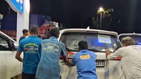 موكب رئيس وزراء ولاية هندية 