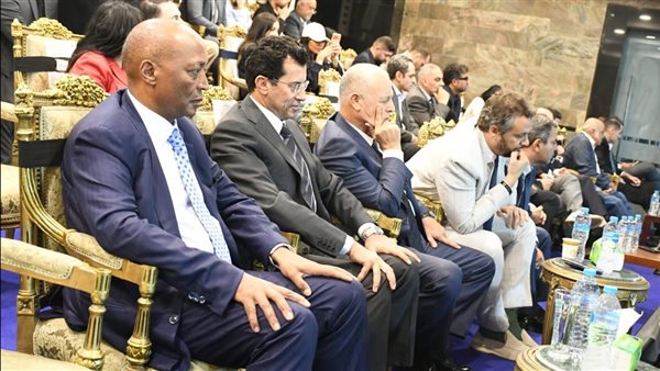 وزيرالرياضة يهنئ نادي بيراميدز بتتويجه بالسوبر