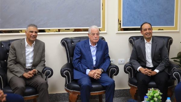 مسشار رئيس الجمهورية ومحافظ اسوان ورئيس الصندوق