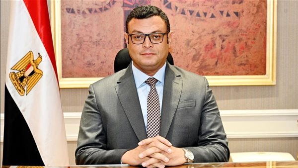 وزير الاسكان والمرافق والمجتمعات العمرانية