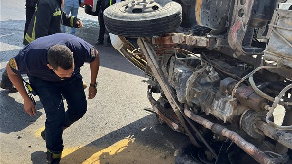 انقلاب سيارة بمحور شينزو آبي أمام دير الأنبا شنودة