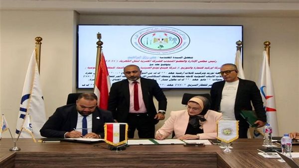 نقل الكهرباء توقع 3 عقود جديدة 