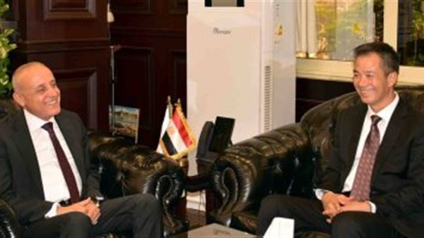 محافظ الأقصر يستقبل نائب عمدة حكومة بلدية تشينغتشو الصينية