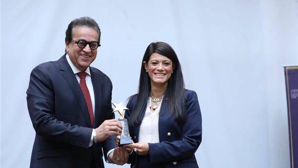 وزير الصحة ووزيرة التخطيط 