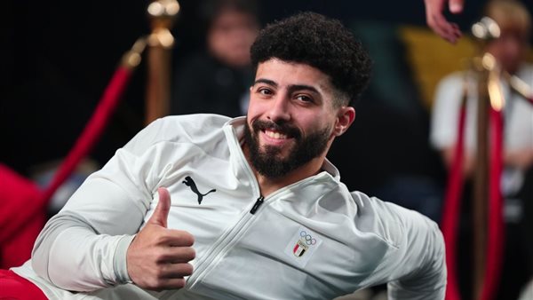 عمر العربي لاعب المنتخب الوطني الأول للجمباز الفني