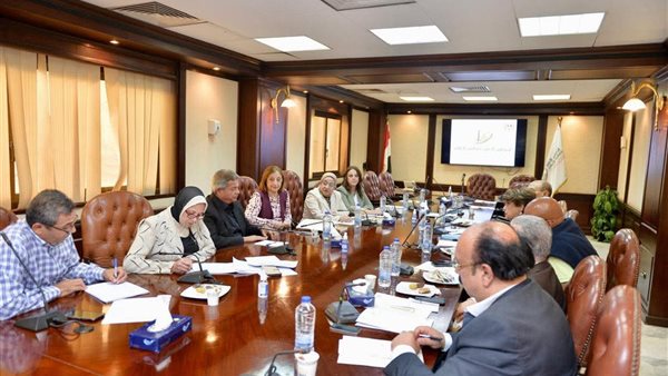 جانب من اجتماع لجنة التدريب والتأهيل وبحوث الإعلام اليوم