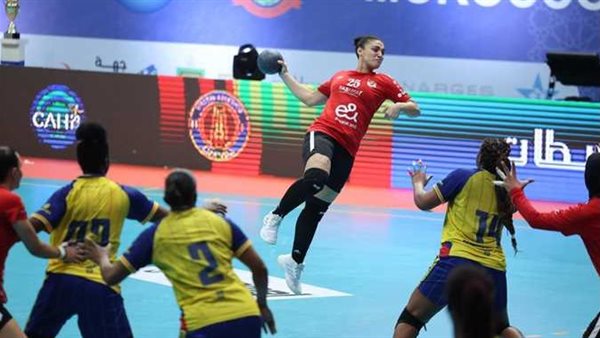 الأهلي وبترو أتلتيكو في مباراة كرة اليد سيدات