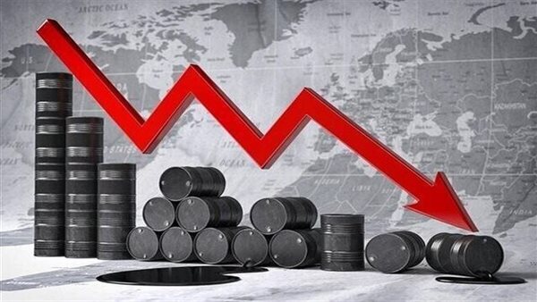 النفط يتراجع لليوم الثاني