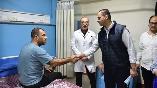 نائب وزير الصحة يتفقد مستشفى العريش العام