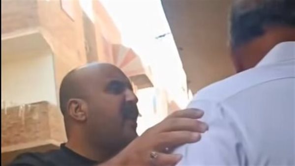 صفع مُسن السويس 