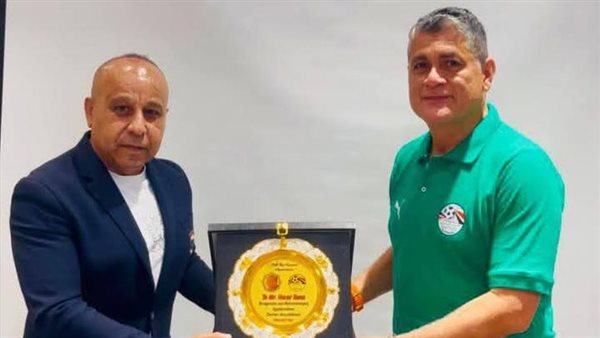  تكريم للكولومبي أوسكار رويز، رئيس لجنة الحكام 