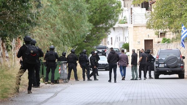 قتيلان وعشرة جرحى في إطلاق نار داخل جزيرة كريت اليونانية
