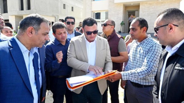 وزير الاسكان يتفقد مشروعات العلمين الجديدة