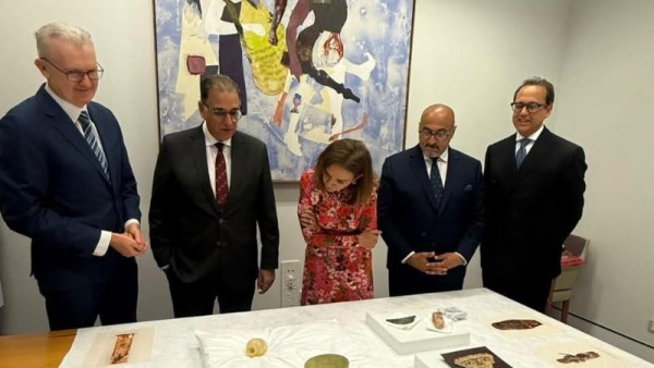 17 قطعة أثرية فرعونية