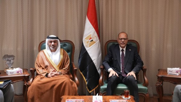 وزير العمل يبحث مع السفير الإماراتي