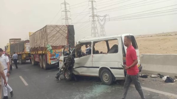 حادث تصادم ميكروباص بتريلا بالوادي الجديد