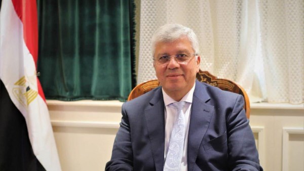 أيمن عاشور