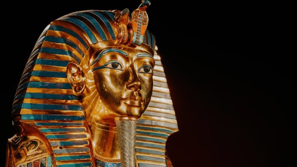 قاعة الملك توت عنخ آمون