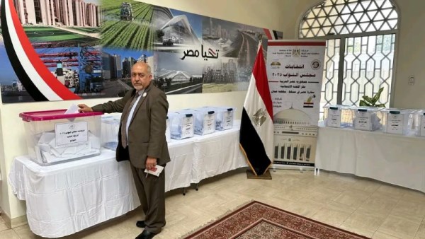 إقبال كبير من الجالية المصرية بسلطنة عمان